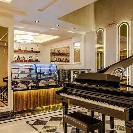 Beethoven Senfoni Hotel
